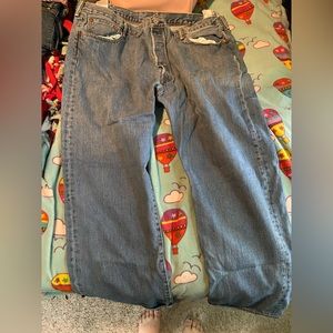 Men’s Levi jeans